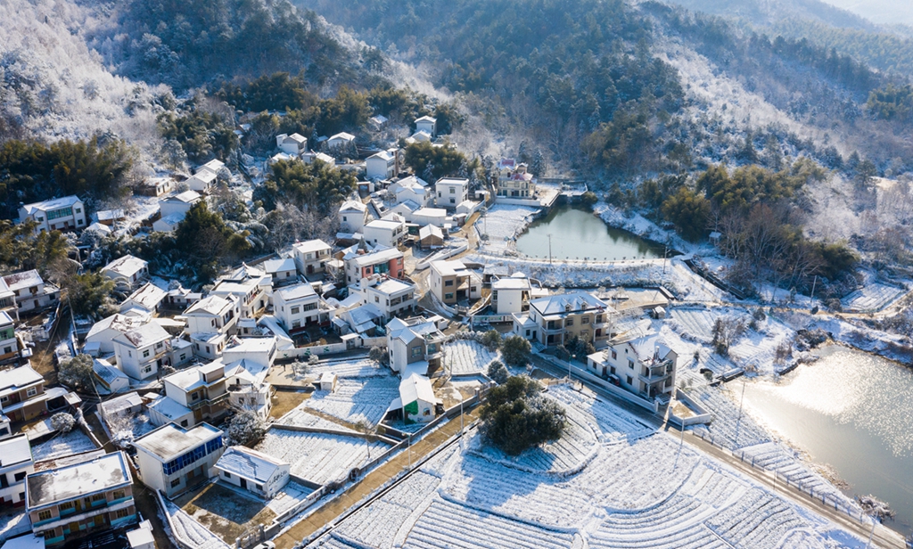 雪后方冲村银装素裹，分外妖娆（肖本祥摄）DJI_0421_副本_副本.jpg